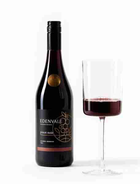 0QSXYQFIQ7-pinot-noir