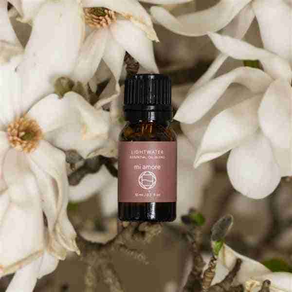 JNJJRFTEX4-mi-amore-essential-oil-1