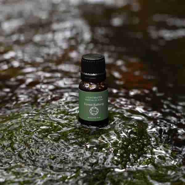 RNPD1UCN2M-forest-bathing-essential-oil-4