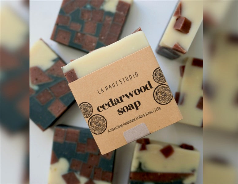 La Haut Studio - Cedarwood