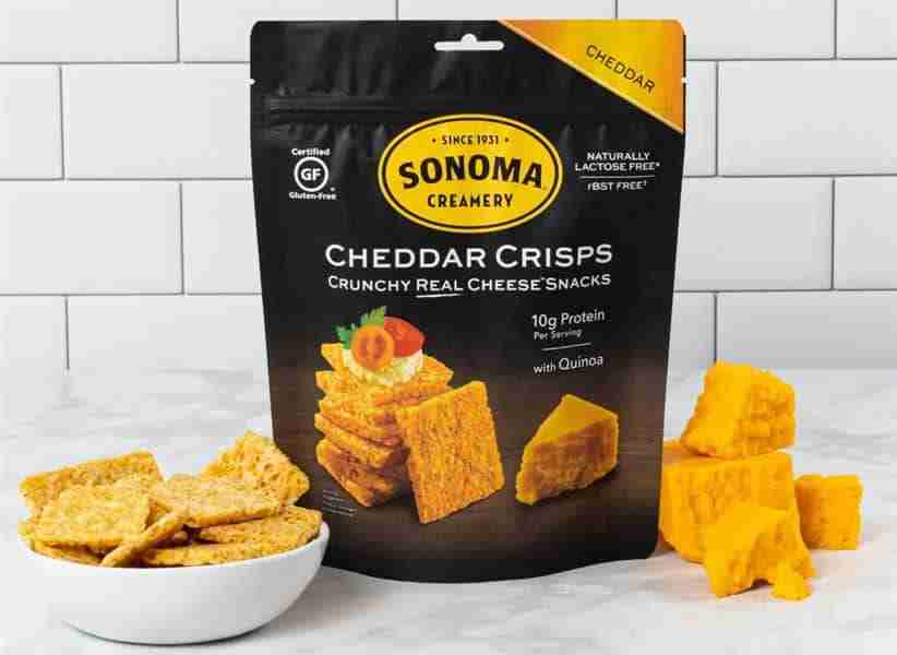 ZDFA7NAPR7-cheddarcrisps