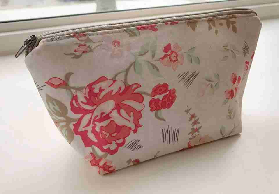 essential-oil-pouch